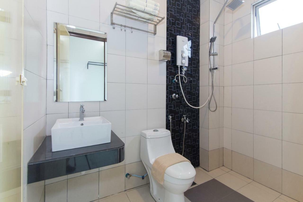 Central Hotel Bahau Экстерьер фото